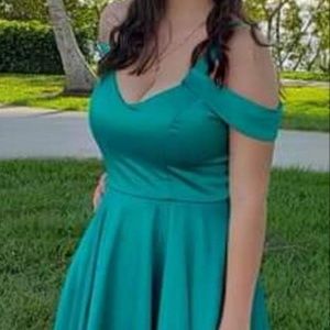 Beautiful Green Formal Dress SZ 11
